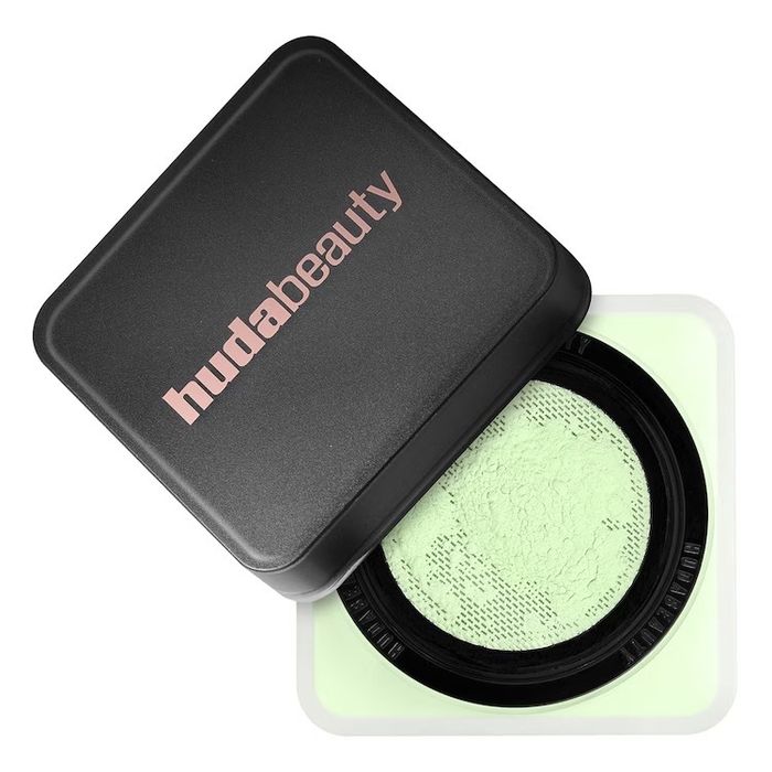 Huda beauty easy bake loose powder 3